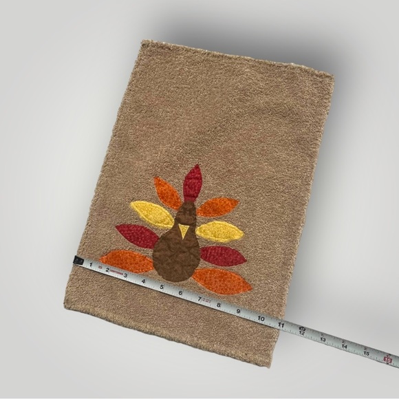 Lot/2 𝑯𝒂𝒏𝒅𝒎𝒂𝒅𝒆 Thanksgiving Turkey Hand Towels - Picture 9 of 12